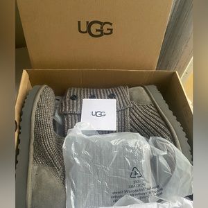 New!! Ugg cardy knit  boots